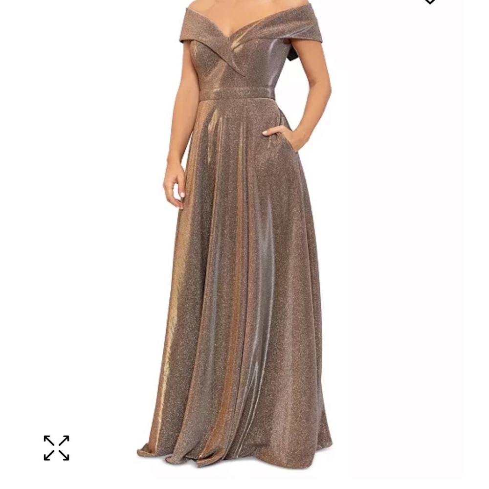 Xscape formal ballgown in glittery gold with pockets! So shiny! A showstopper 8P
